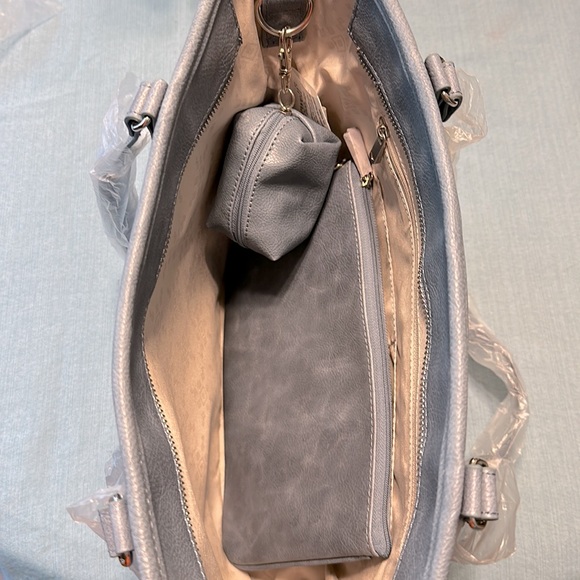 Thirty-One shoulder bag, zipper pouch, and coin purse - Picture 16 of 16